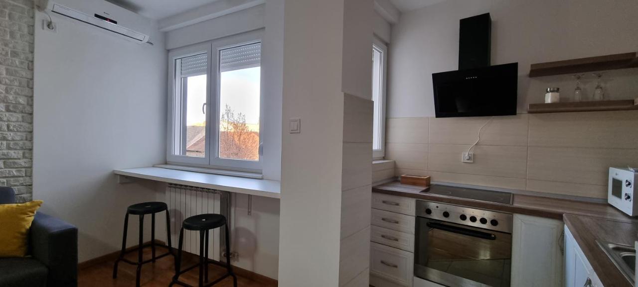 Grove II Apartment = Strict City Centre Novi Sad Exterior foto